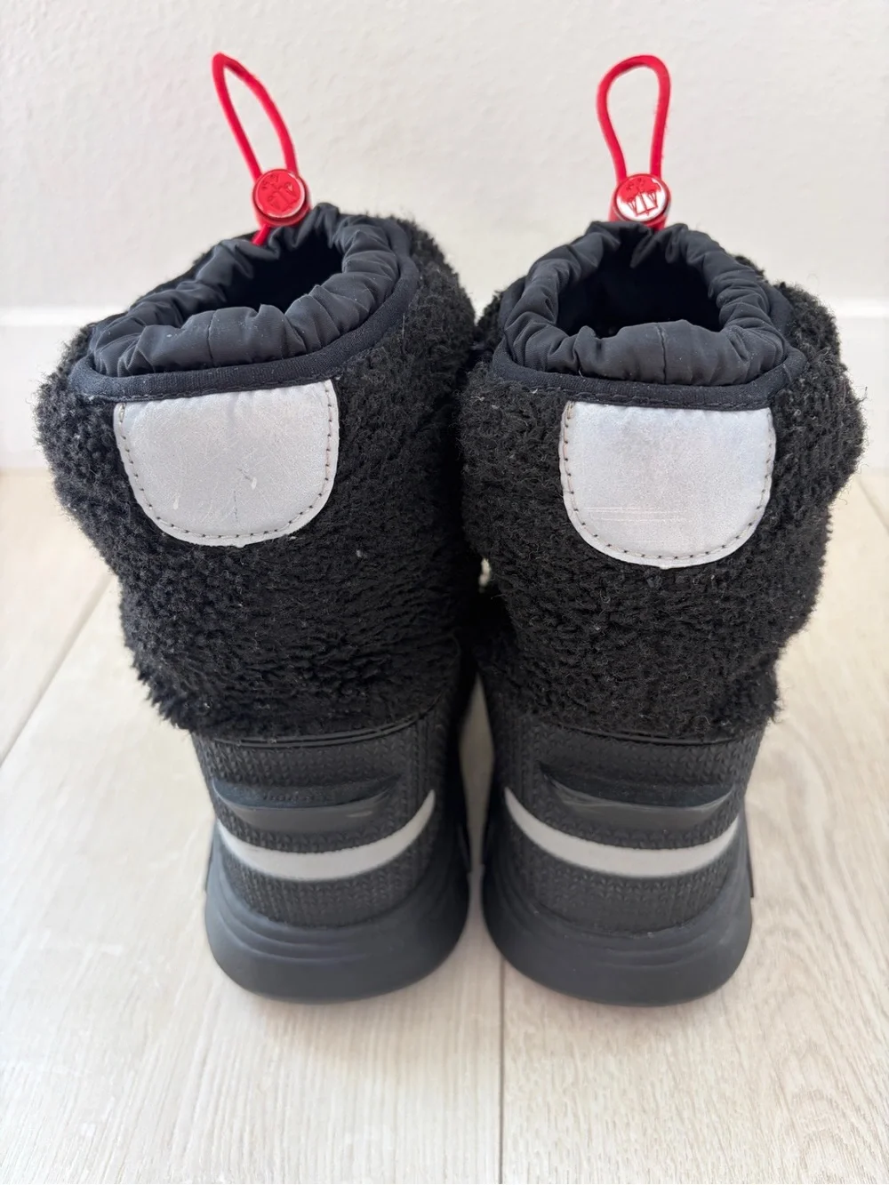 Hunter Kids Black Winter Snow Rain Boots with Red Toggle
